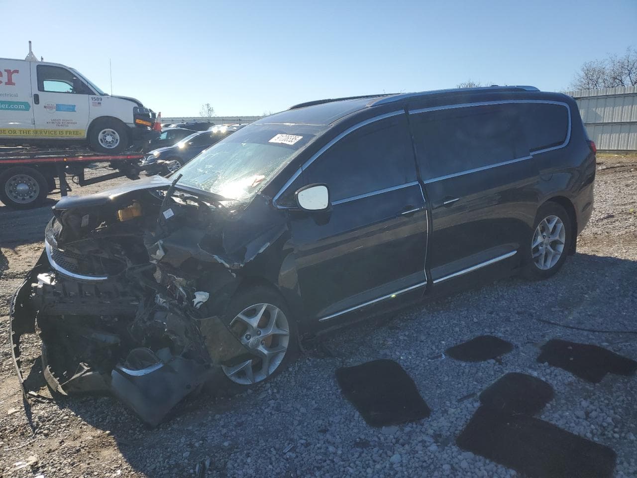 2C4RC1BG2JR128021 auction photo 1